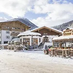 Ofentuerl Alpine Living Aparthotel 4*