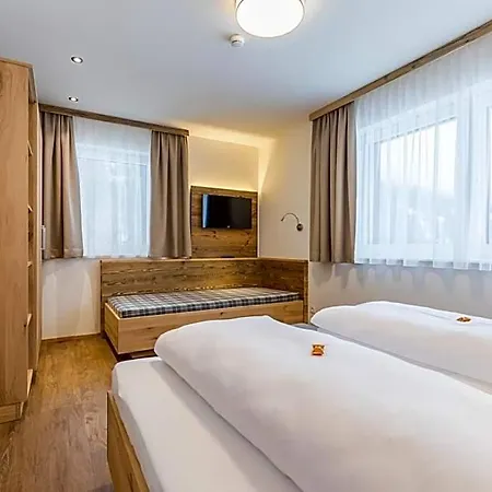 Ofentuerl Alpine Living 4* 플라차우