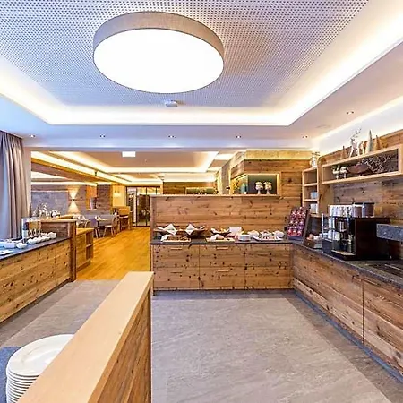 Ofentuerl Alpine Living 아파트호텔