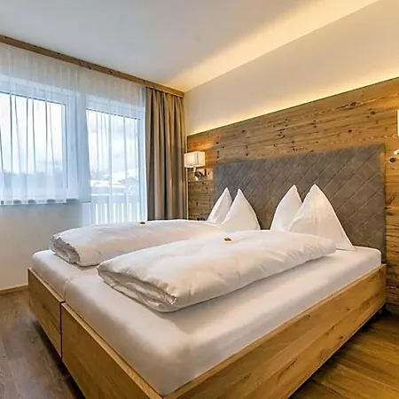 Ofentuerl Alpine Living 아파트호텔 플라차우