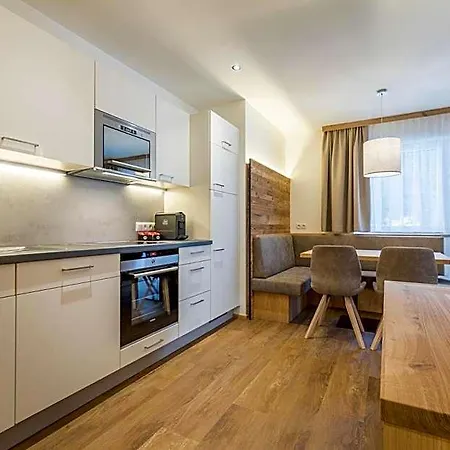 Ofentuerl Alpine Living Apart Otel 4*