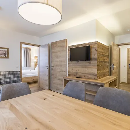 Ofentuerl Alpine Living 4*