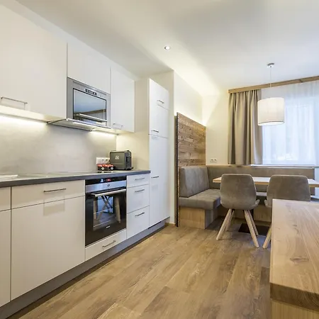 Ofentuerl Alpine Living 4* フラッハウ