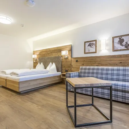 Aparthotel Ofentuerl Alpine Living Flachau