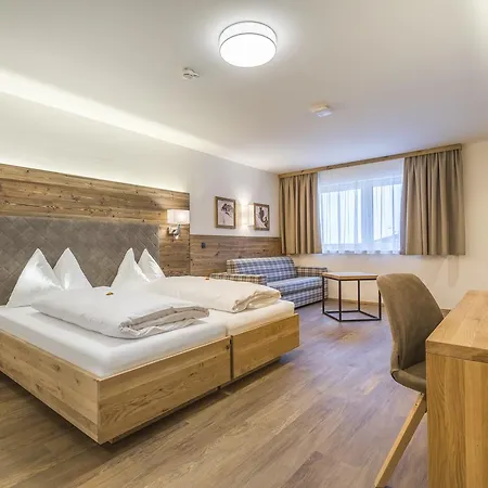 Aparthotel Ofentuerl Alpine Living Flachau