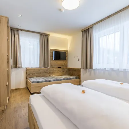 아파트호텔 Ofentuerl Alpine Living