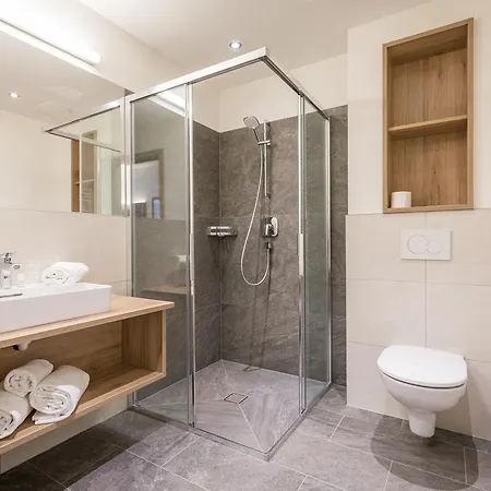 Aparthotel Ofentuerl Alpine Living Flachau