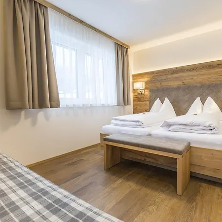 Aparthotel Ofentuerl Alpine Living Flachau