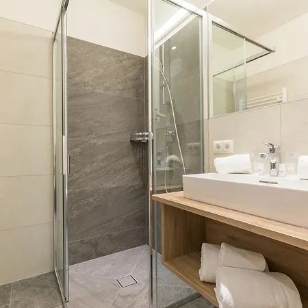Ofentuerl Alpine Living 아파트호텔 4*