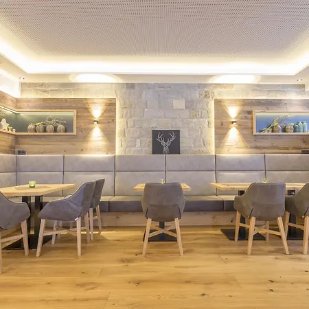Ofentuerl Alpine Living Apartmanhotel
