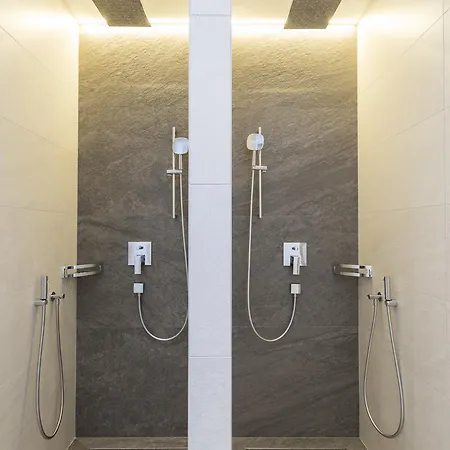 Ofentuerl Alpine Living 플라차우