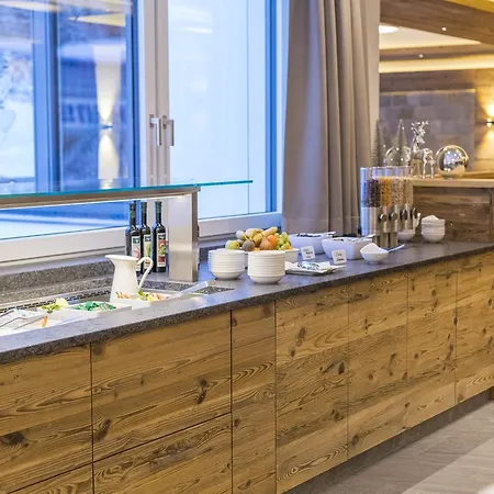 Ofentuerl Alpine Living Apart Otel Flachau