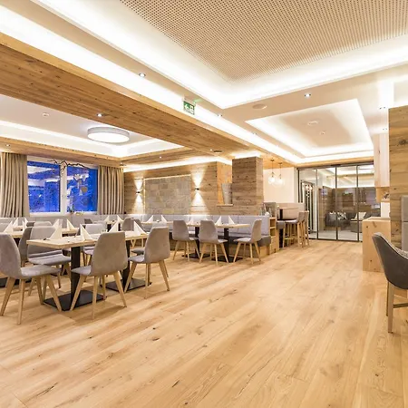 Ofentuerl Alpine Living Flachau